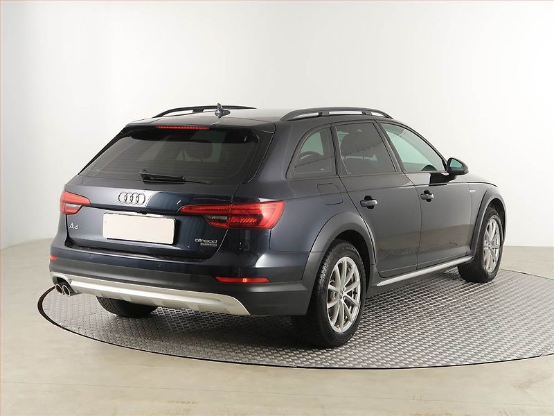 Audi A4 Allroad (2017) 2.0 TDI, 4X4, Automat, Kůže - fotka 5 z 19