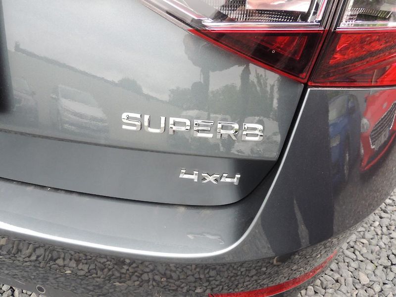 Škoda Superb (2019) 2.0TSi,200kw,4x4,DSG,Style,ČR - fotka 45 z 55