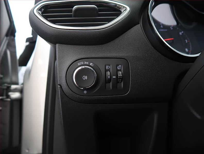 Opel Crossland X (2023) Elegance 1.2 Turbo, Kůže, Navi - fotka 23 z 24