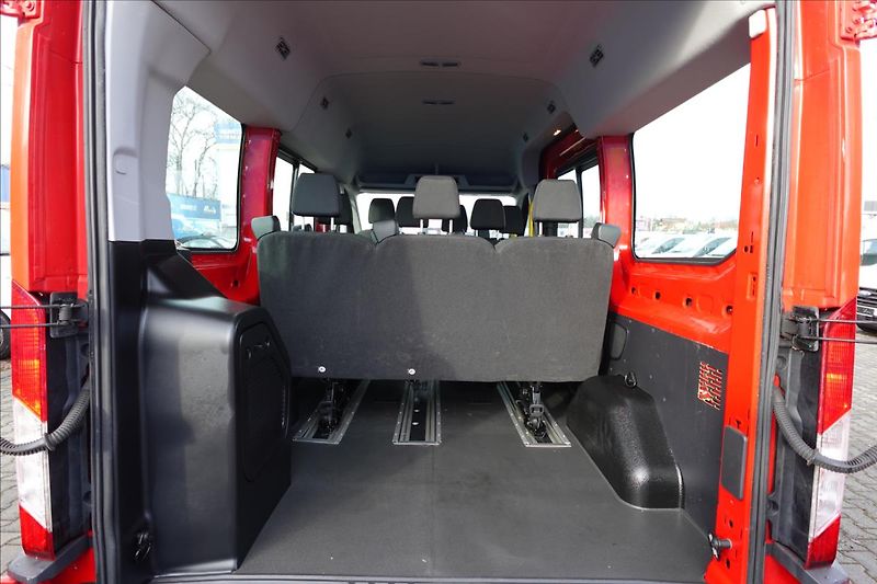 Ford Transit 2,2 TDCi  L2H2 9MÍST BUS KLIMA - fotka 15 z 42