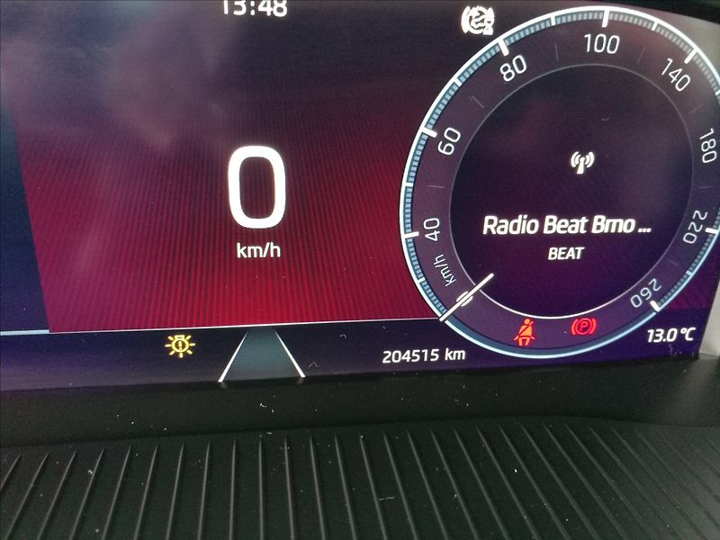 Škoda Octavia 2,0 TDI DSG 1.majitel - fotka 6 z 16