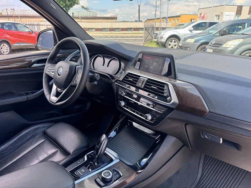 BMW X3 (2018) XDRIVE 2,0i 185 KW STK - fotka 39 z 46