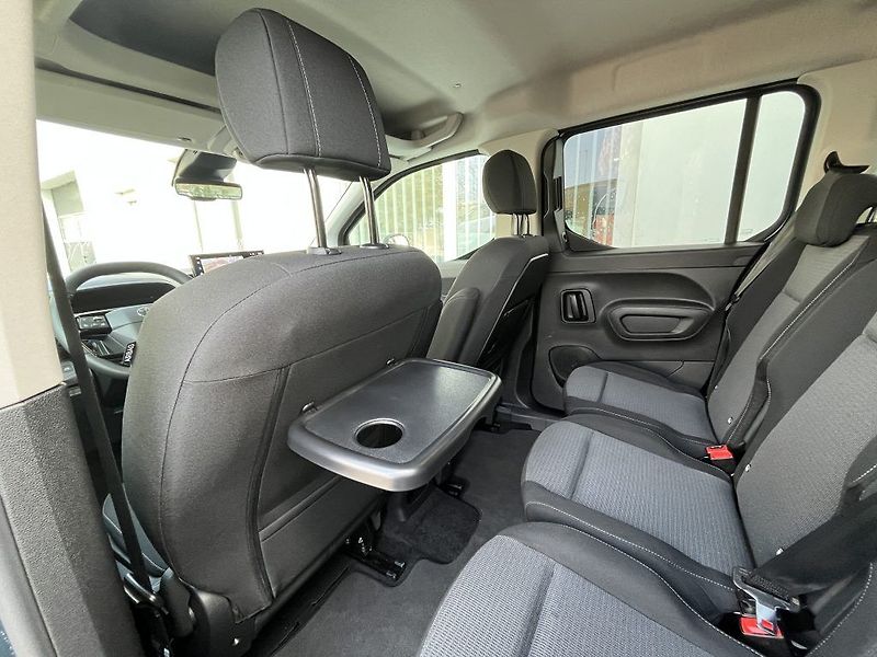 Toyota ProAce City Verso 1,5 D AT Family LWB - fotka 11 z 28