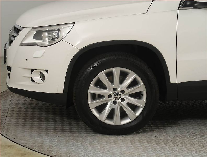 Volkswagen Tiguan (2010) 2.0 TDI, 4X4, ČR,1.maj - fotka 14 z 21