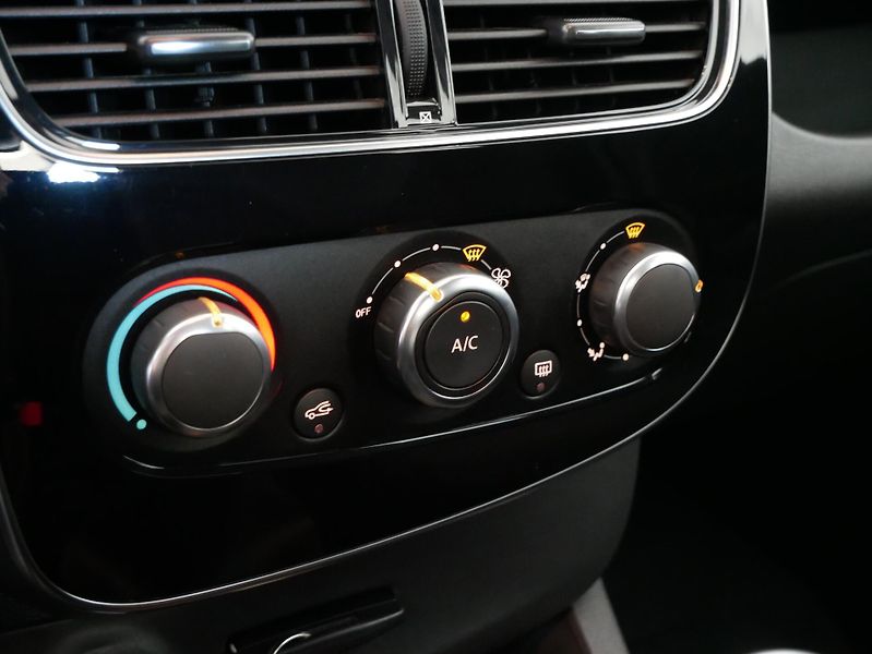 Renault Clio - fotka 20 z 24