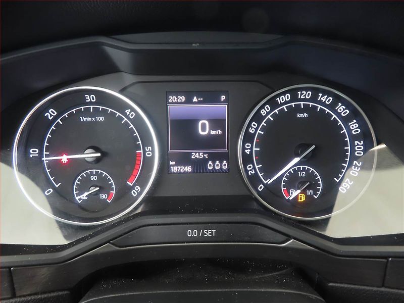 Škoda Superb (2016) Style Plus 2.0 TDI, 4X4 - fotka 11 z 14
