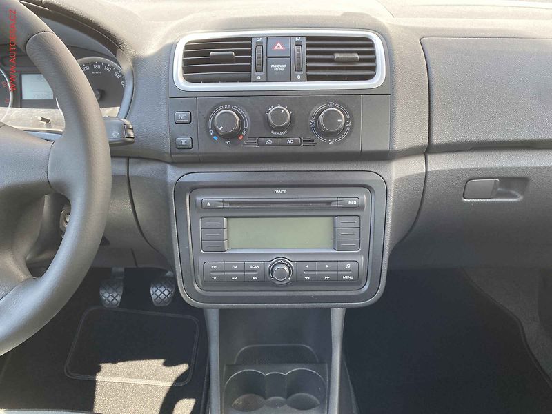 Škoda Roomster (2009) 1.6 16V, Style, TZ - fotka 12 z 16