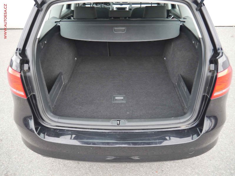 Volkswagen Passat (2011) 1.4TSi, AC, tempo, navi - fotka 7 z 13