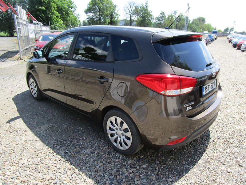 Kia Carens 1,7crdi-100KW-KOUPENA V ČR - fotka 4 z 18
