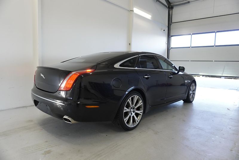 Jaguar XJ (2012) XJ  3,0D V6 AUTOMAT - fotka 5 z 39