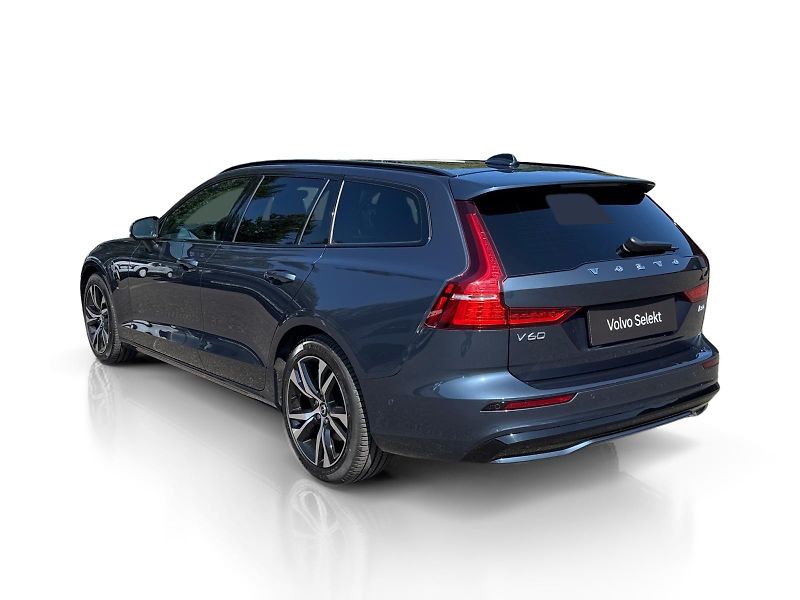Volvo V60 B4 FWD PLUS DARK // 1. Maj. - fotka 3 z 46