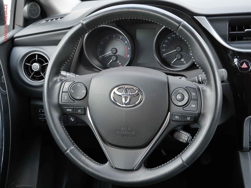 Toyota Auris (2019) 1.6i, ČR, AC, tempo - fotka 13 z 20