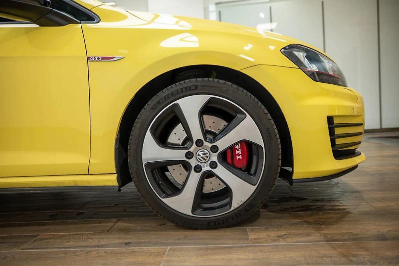 Volkswagen Golf GTI Performance 2.0 169 kW - fotka 36 z 36