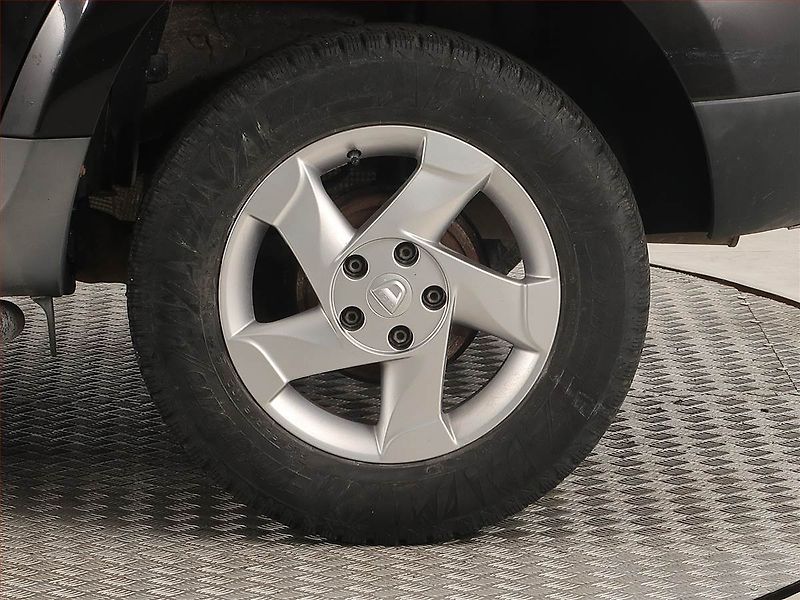 Dacia Duster (2012) 1.6 16V - fotka 14 z 16