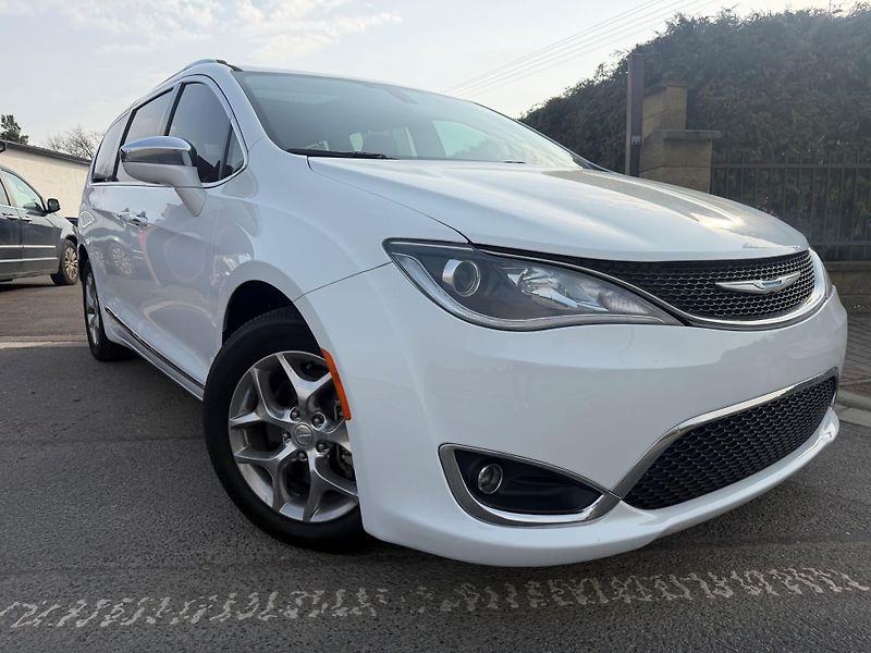 Chrysler Pacifica (2018) 3,6 RU Panorama Limited 2018 - fotka 6 z 20