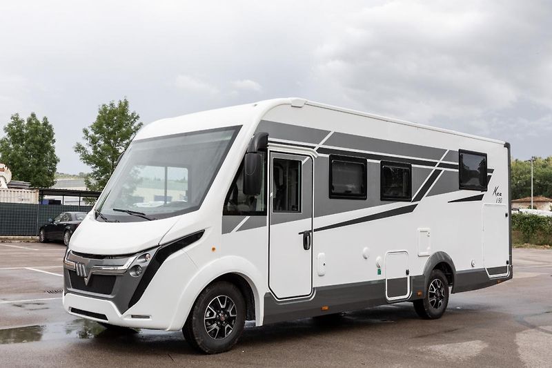 Mobilvetta (2026) I 86 Fiat 180  automat převody - fotka 2 z 36