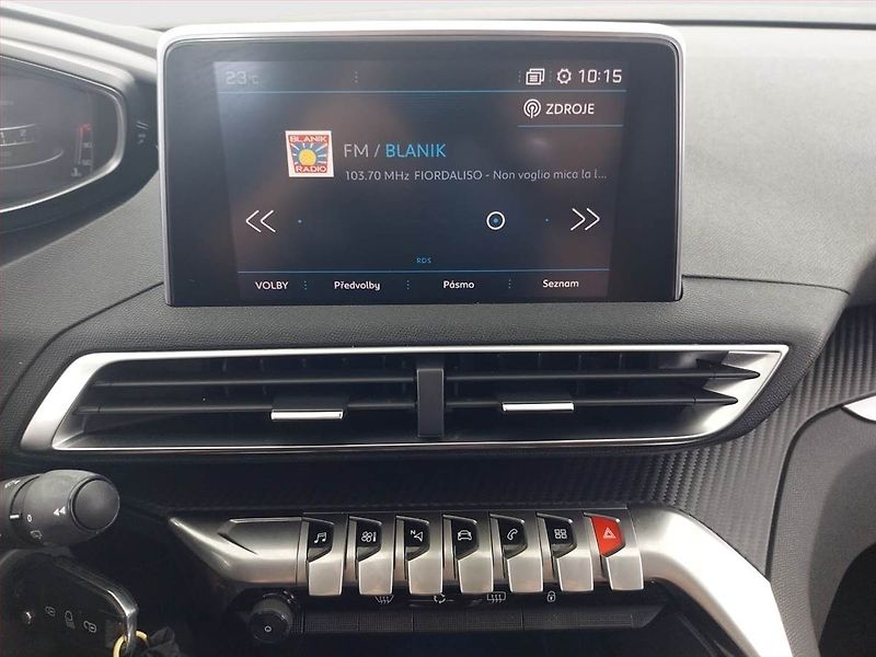 Peugeot 3008 (2018) 1.6 BlueHDi, Automat, Navi - fotka 12 z 20