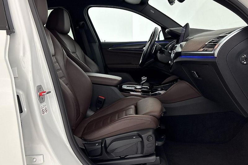 BMW X4 xDrive30d - fotka 12 z 24
