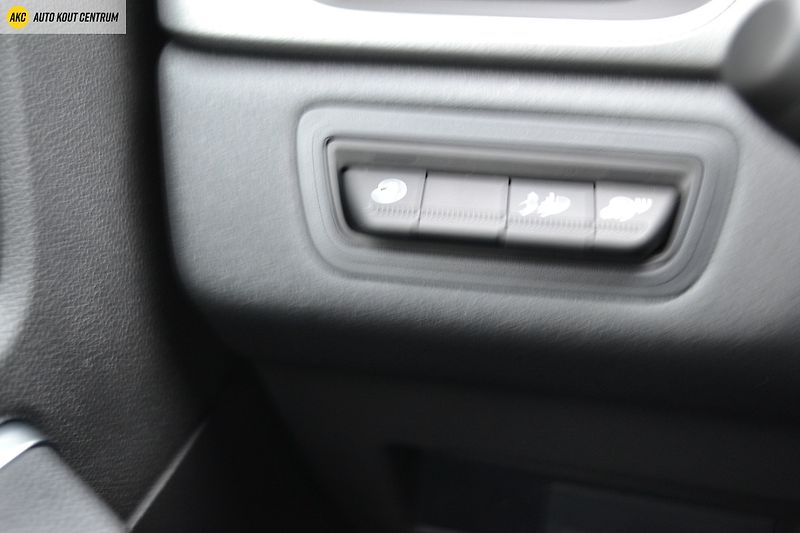 Renault Captur techno mild hybrid 140 - fotka 22 z 49
