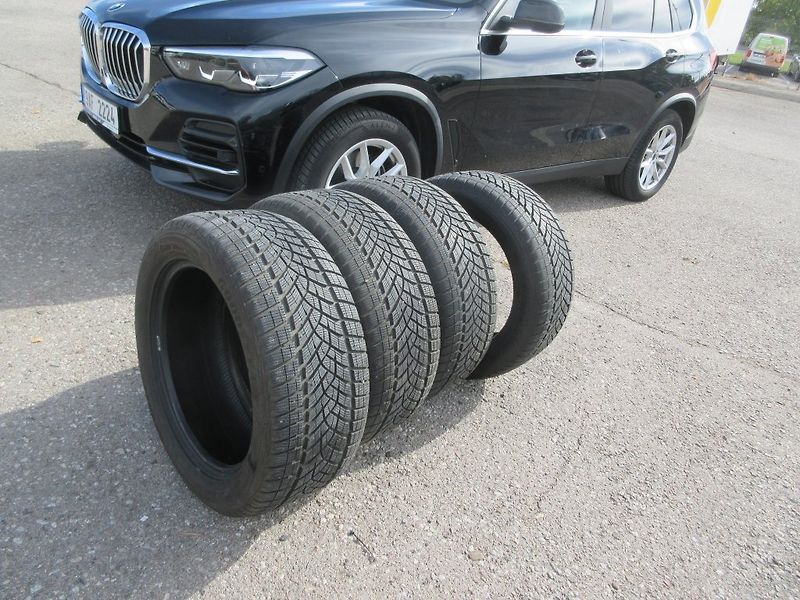 BMW X5 3.0 Xdrive 30d 46 000 km - fotka 19 z 20
