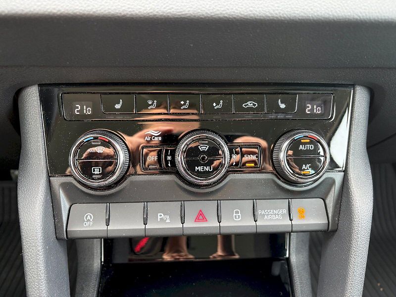 Škoda Karoq (2025) DSG 2.0 TDI / 110kW / SELECTIO - fotka 17 z 24