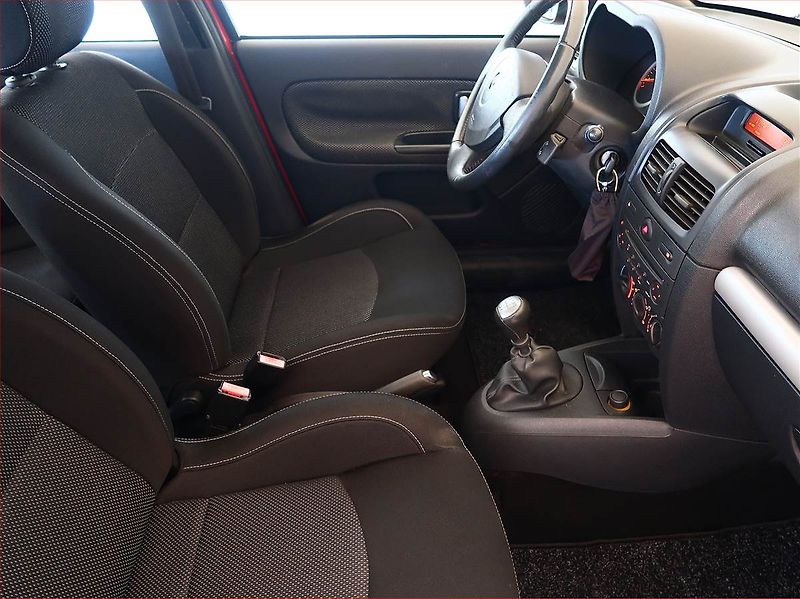 Renault Clio (2010) 1.2 16V - fotka 9 z 13