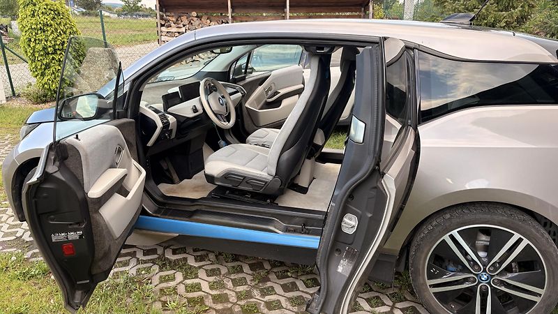 BMW i3 (2015) BMW i3 + REX + mnoho výbavy - fotka 5 z 9