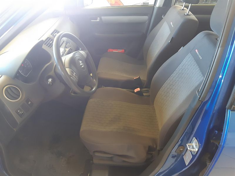 Suzuki Swift 1.3 i KLIMA ZADÁNO ! - fotka 8 z 20