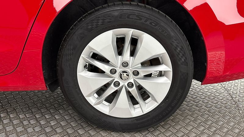 Škoda Octavia 1.5 TSI Ambition - fotka 19 z 25