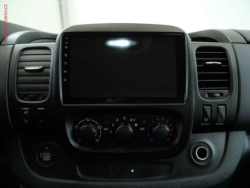 Opel Vivaro (2018) 1.6CDTi L2 9míst, 2.maj, AC - fotka 13 z 20