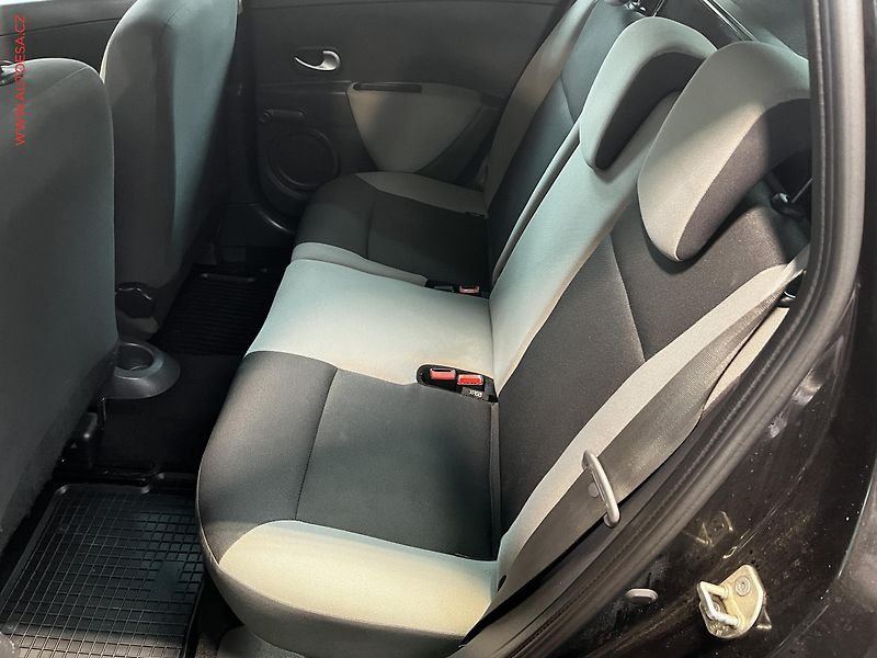 Renault Clio (2010) 1.2i, ČR, AC - fotka 10 z 14