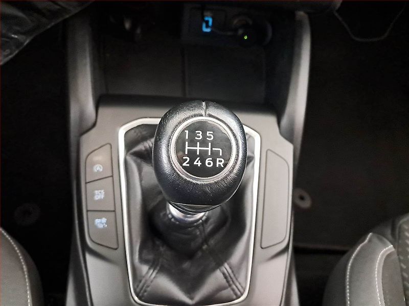 Ford Focus (2018) 1.0 EcoBoost, Serv.kniha, Navi - fotka 13 z 18
