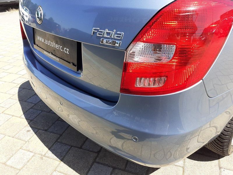 Škoda Fabia (2009) KOMBI 1.4 16V - fotka 18 z 30