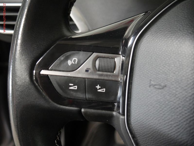 Peugeot 3008 (2018) 1.5 HDi, Allure - fotka 20 z 24