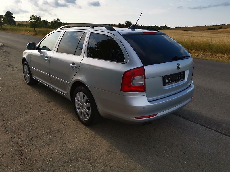 Škoda Octavia 2,0TDI 103 kW  CR ELEGANCE - fotka 7 z 49