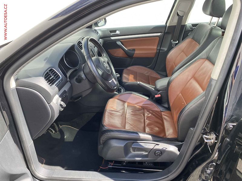 Volkswagen Golf (2011) 1.4 TSi, Highline, kůže - fotka 9 z 17