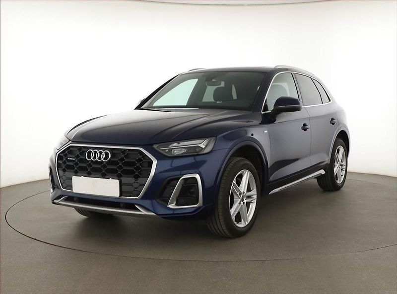 Audi Q5 (2022) 40 TDI - fotka 2 z 19