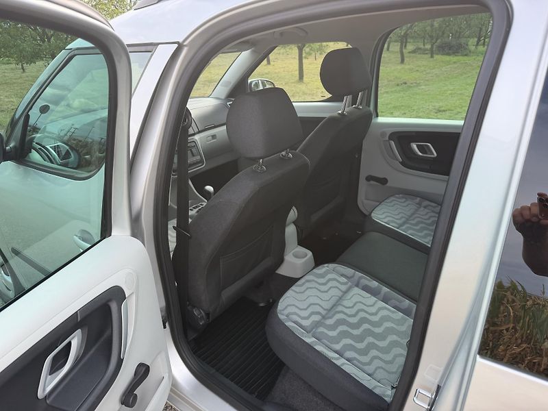 Škoda Roomster (2007) 1,4i 16V 63kW SERVISKA  - fotka 23 z 56
