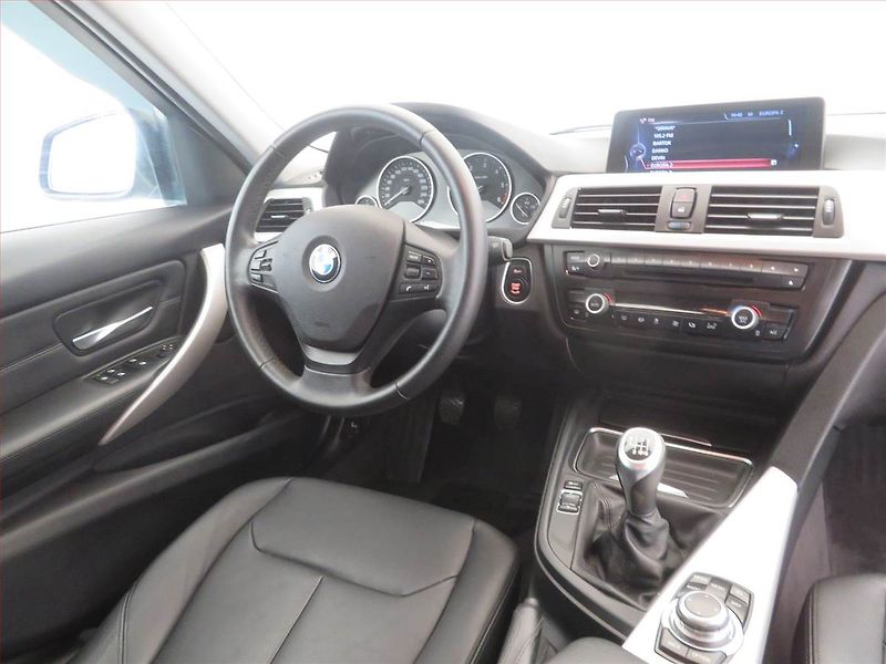 BMW Řada 3 (2013) 320 d, Navi, Tempomat - fotka 7 z 17