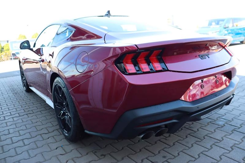 Ford Mustang (2026) Fastback 5.0 Nite Pony - fotka 7 z 28