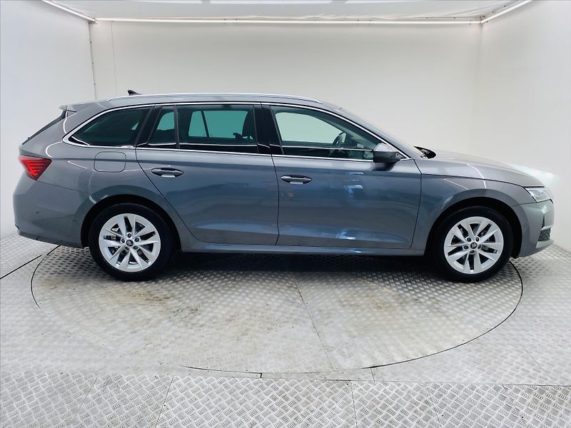 Škoda Octavia 1,5 TSI M-HEV 110kW DSG Top Se - fotka 26 z 28