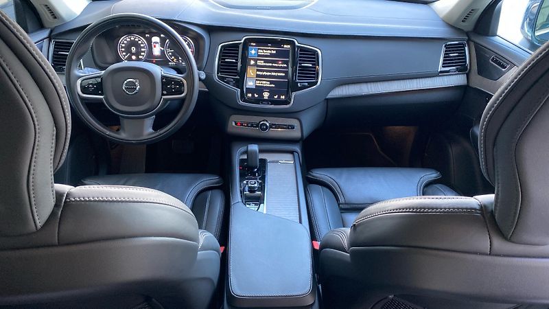Volvo XC90 INSCRIPTION, B5 AWD, 173+10 kW - fotka 11 z 33