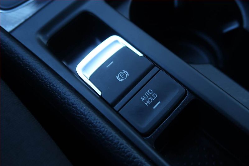 Volkswagen Golf (2014) Comfortline 1.6 TDI, Automat - fotka 22 z 23