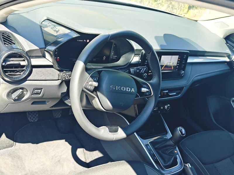 Škoda Fabia (2025) 1,0 TSI 70 kW 130 LET PREMIUM - fotka 13 z 39