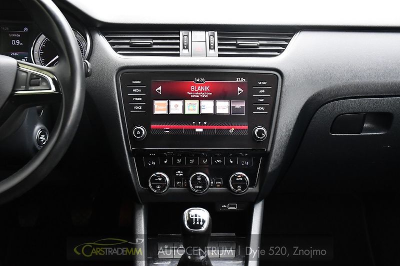 Škoda Octavia 2.0TDi STYLE EXTRA TAŽNÉ - fotka 24 z 47