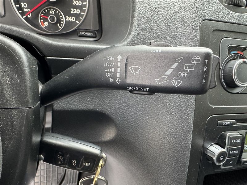 Volkswagen Caddy 1,6 TDI MAXI 7míst Webasto - fotka 34 z 50