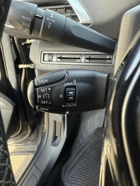 Peugeot 3008 1.2 THP 96 kW - fotka 14 z 19