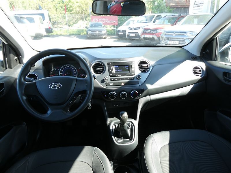 Hyundai i10 1,0 i Family, 2 x kola,klima - fotka 24 z 39