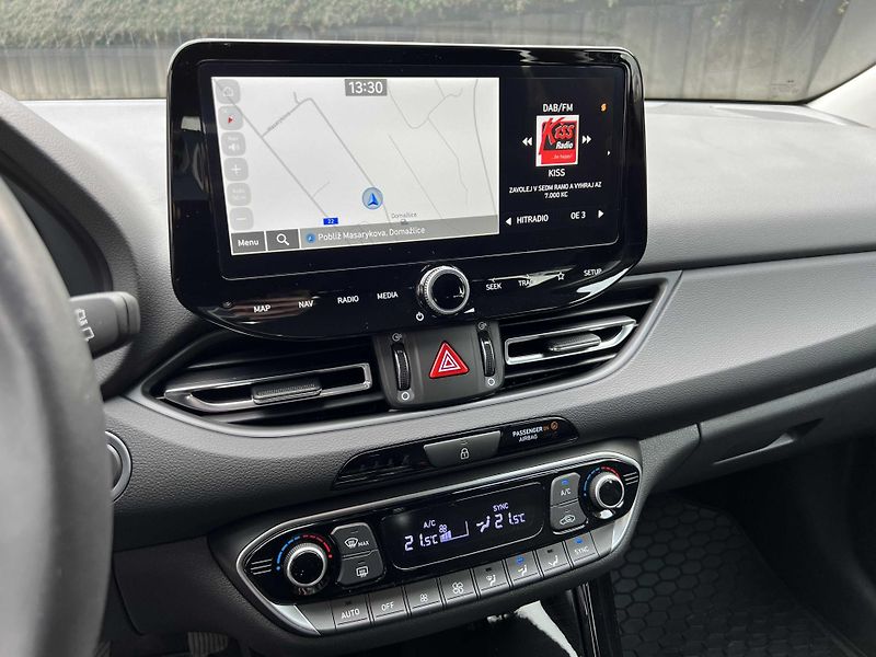 Hyundai i30 STYLE 1.5 DPI 71 kW DPH - fotka 14 z 20