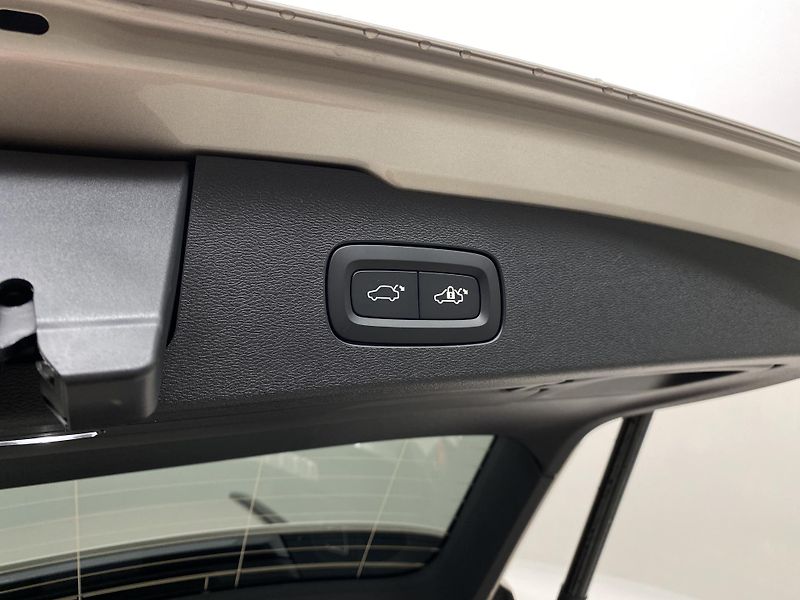 Volvo V60 (2026) B4 AUT DARK PLUS - fotka 20 z 61